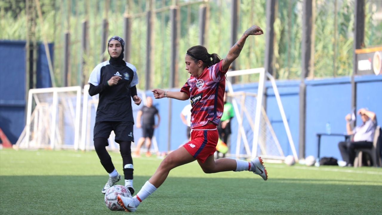 Lübnanlı Kadın Futbolcu Selin Haydar Hayat Mücadelesi Veriyor