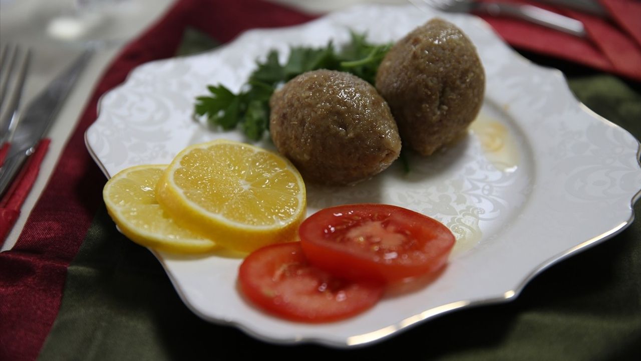 Malatya'da Kadınlar İçli Köfte İçin Yarıştı