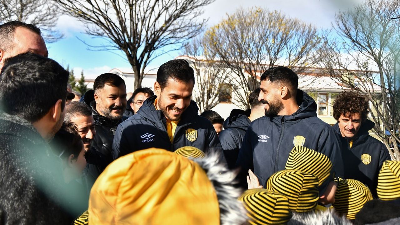 MKE Ankaragücü'nden Ankara Çocuk Evleri'ne Anlamlı Ziyaret