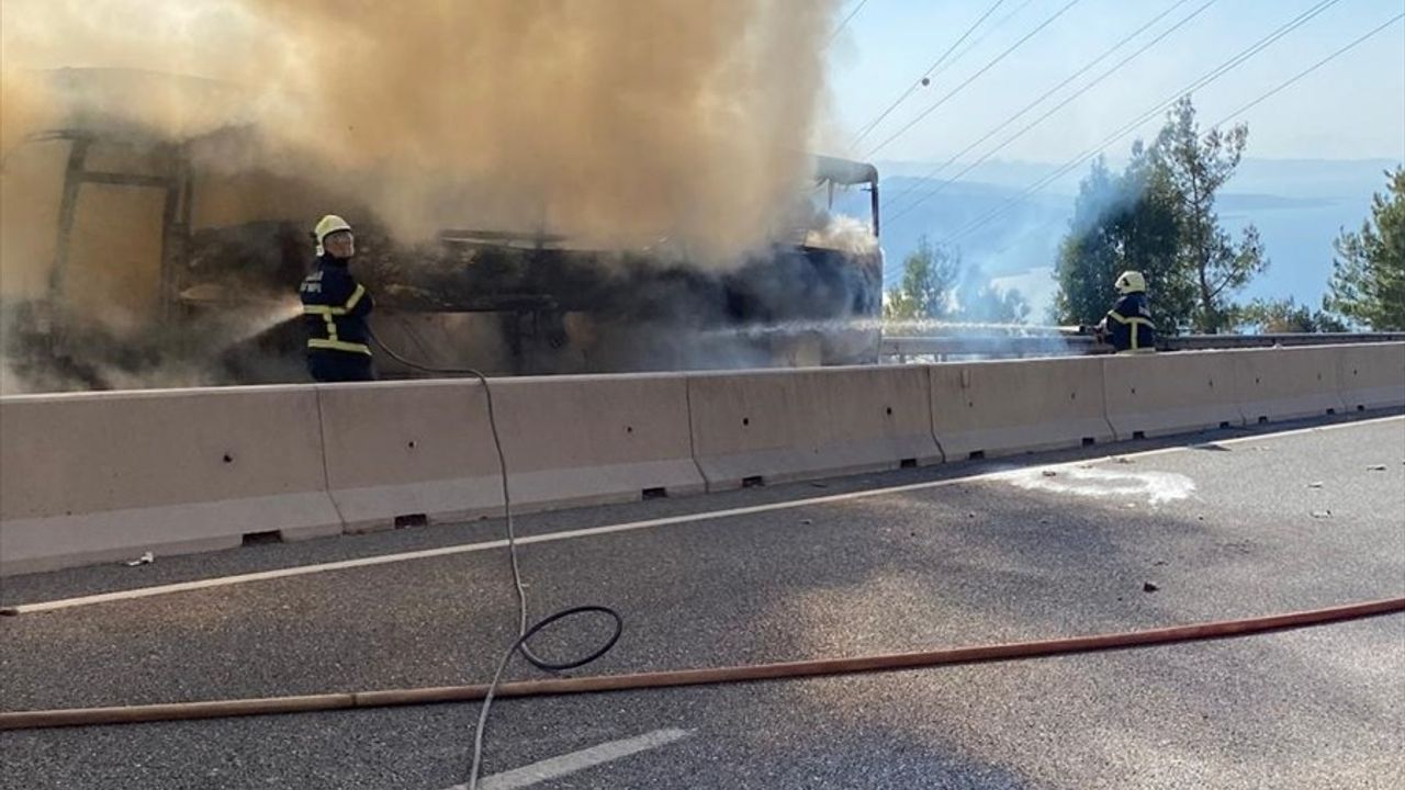 Muğla'da Yolcu Otobüsünde Yangın Çıktı