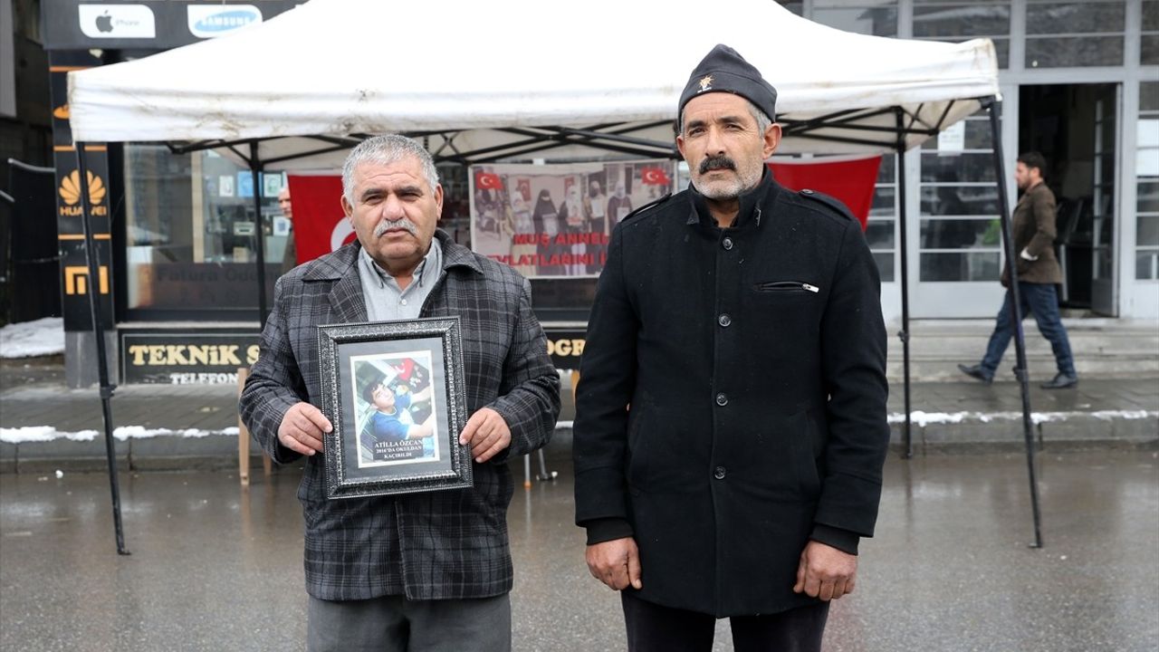 Muş'ta Aileler, 'Evlat Nöbeti'ni Sürdürüyor