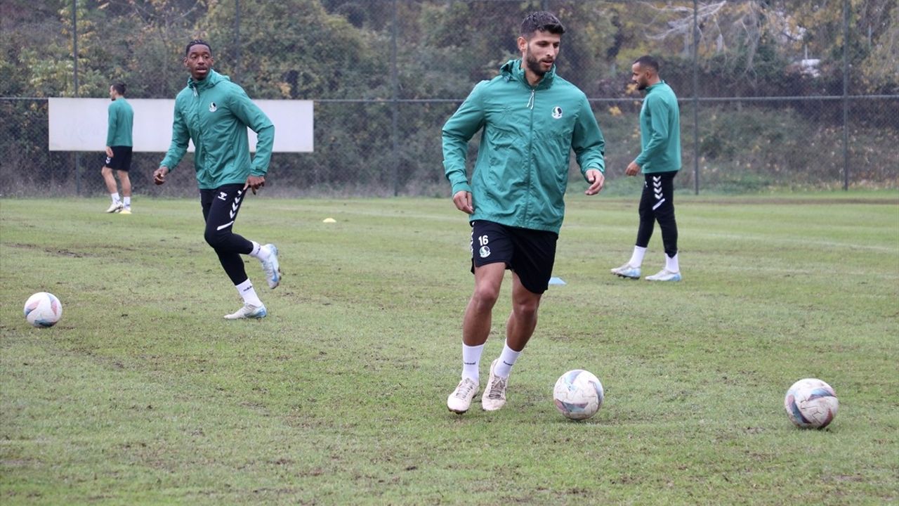 Sakaryaspor, Adanaspor Maçı İçin Hazırlıklarını Sürdürüyor