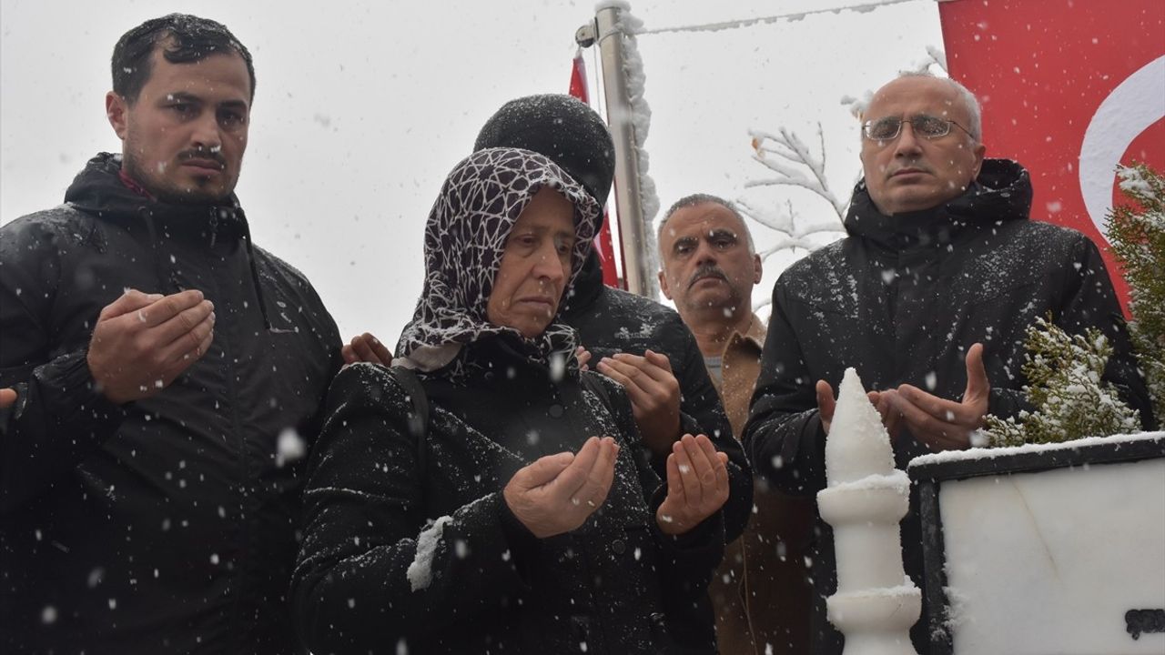 Şehit Öğretmen Necmettin Yılmaz, Mezarı Başında Anıldı