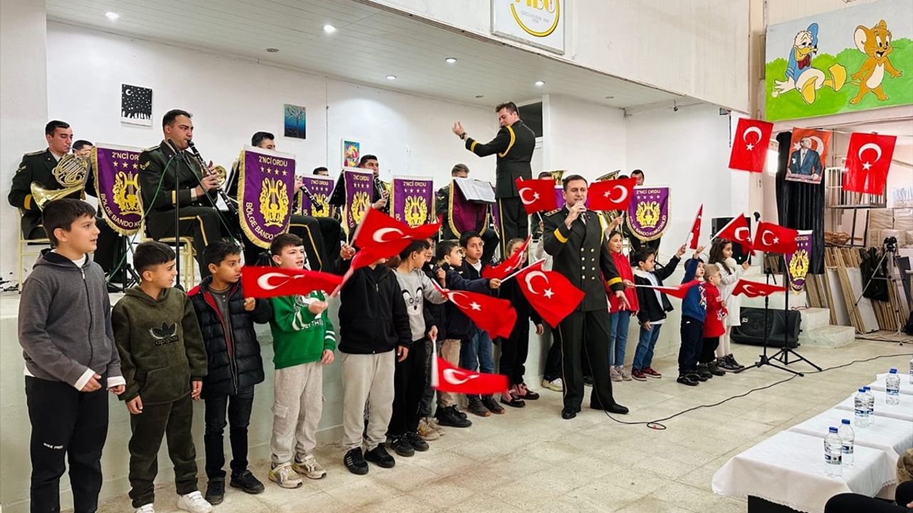 Şırnak Güçlükonak'ta Askeri Bando Konseri