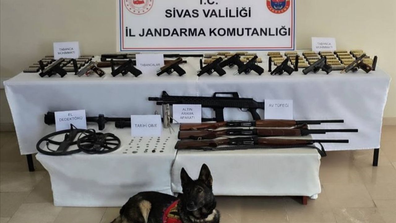 Sivas'ta Eser Kaçakçılığına Operasyon: 12 Şüpheli Yakalandı