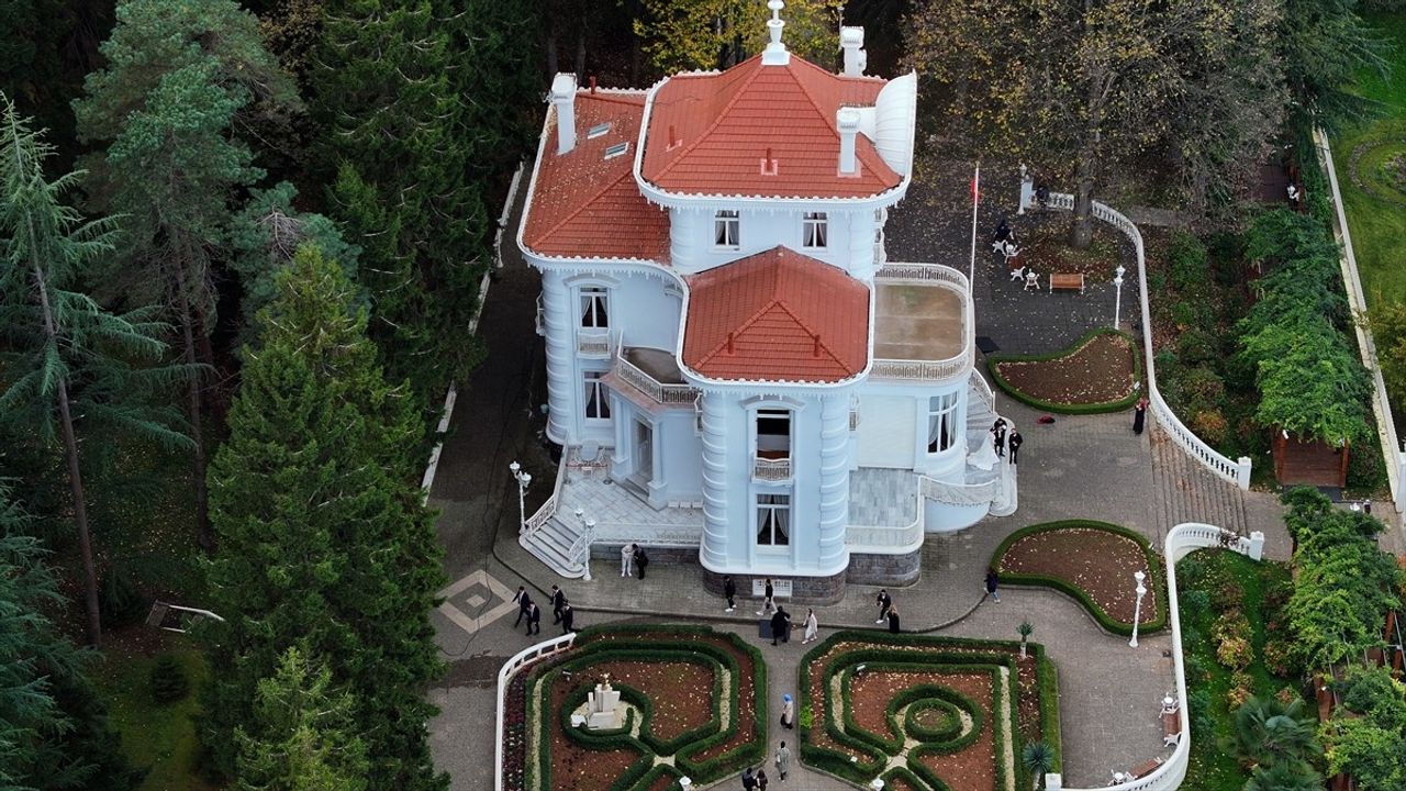 Trabzon'daki Atatürk Köşkü Ziyaretçi Akınına Uğradı