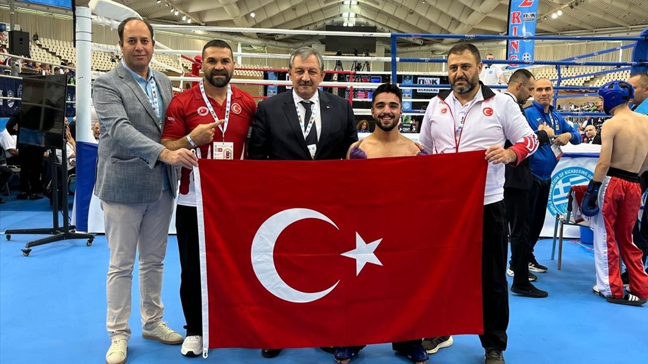 Türk Kick Boks Takımı Avrupa Şampiyonasında 12 Madalya Kazandı