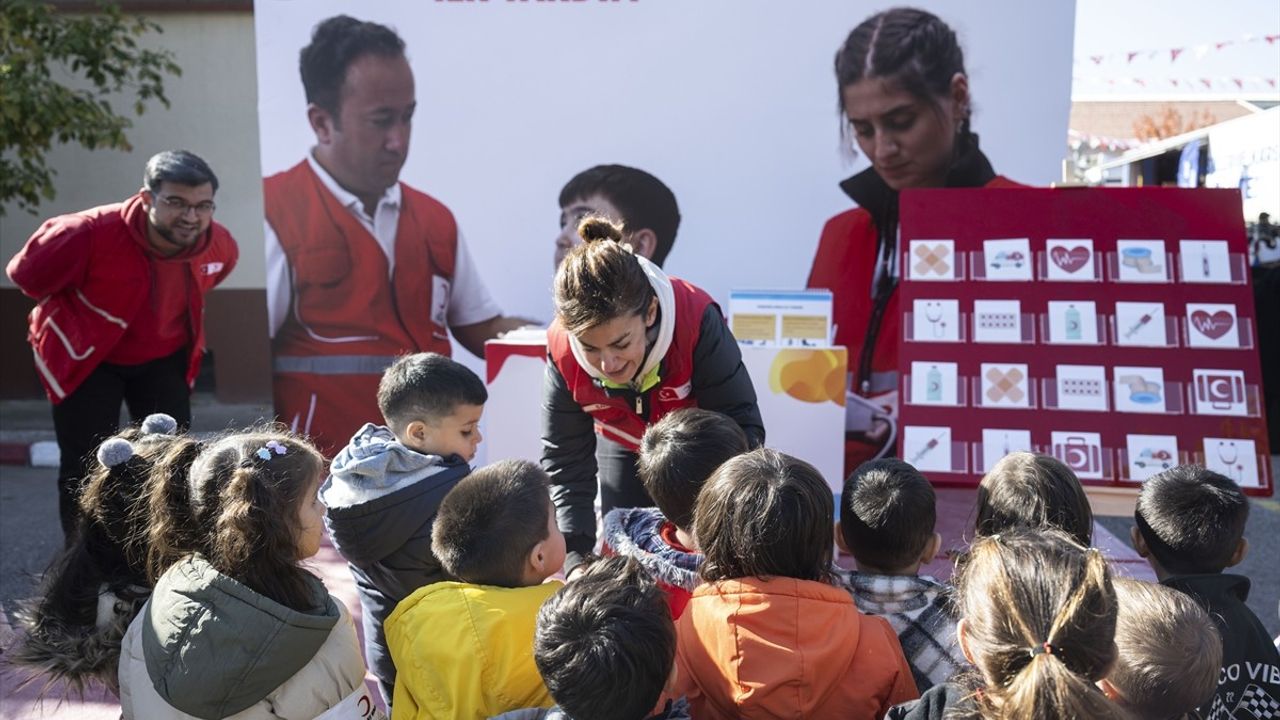 Türk Kızılay Miniklerle Kızılay Haftası'nda Buluştu