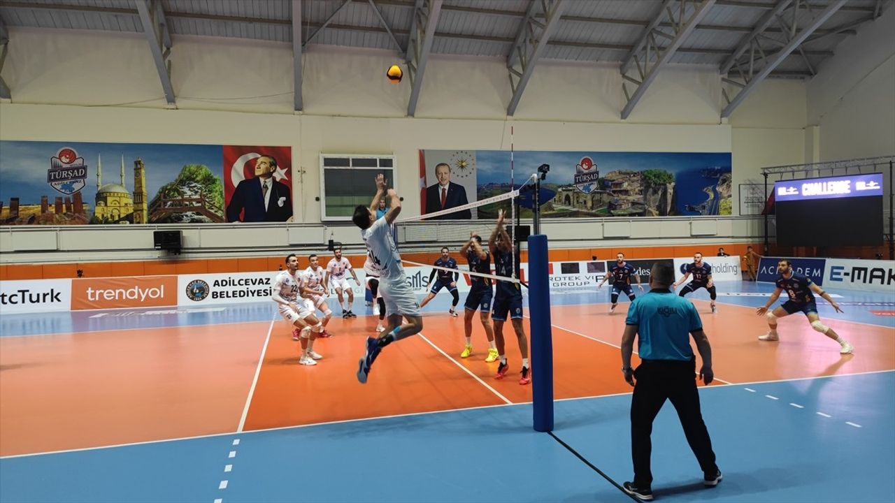 TÜRŞAD Voleybolda Arkas Spor'u Geçti