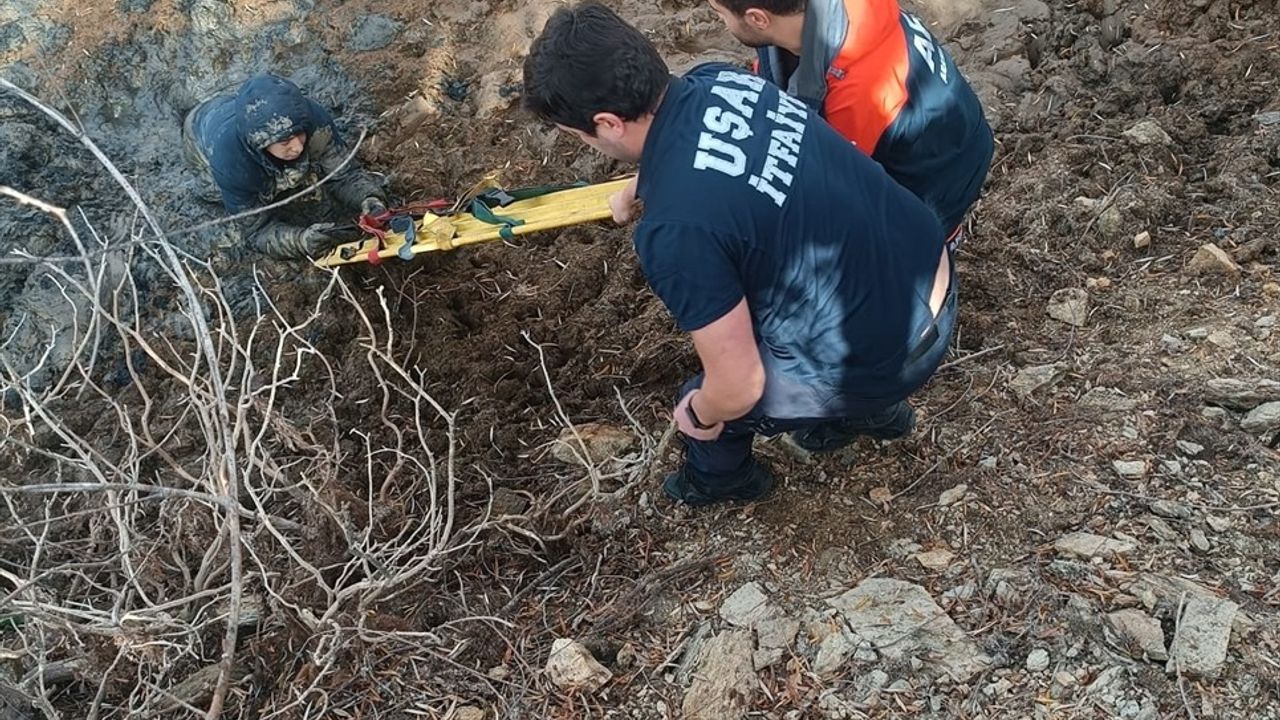 Uşak'ta Çamura Saplanan Genç Başarıyla Kurtarıldı