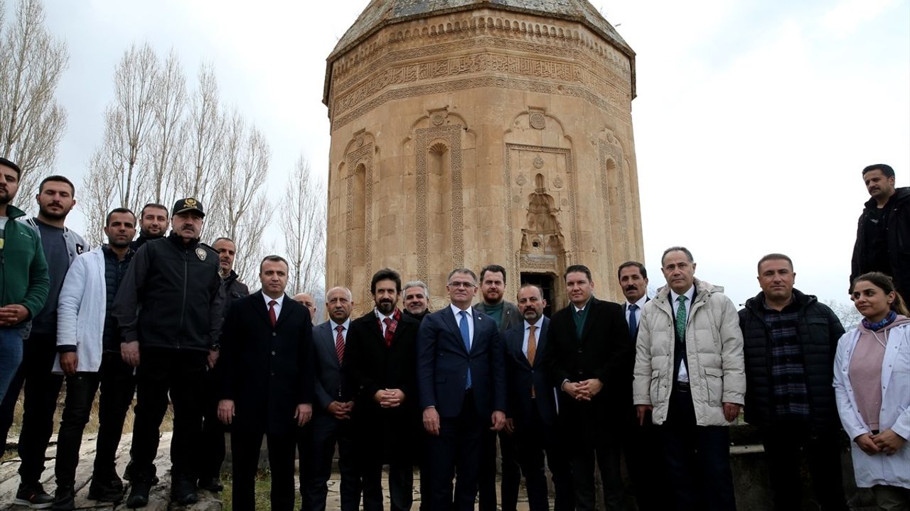 Van'daki Kütüphane Açılışında Yeni Rekorlar Duyuruldu