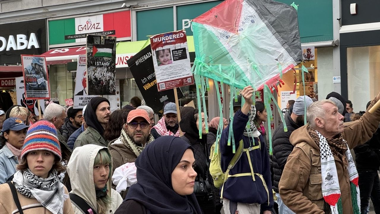 Viyana'da Filistin İçin Protesto Gösterisi