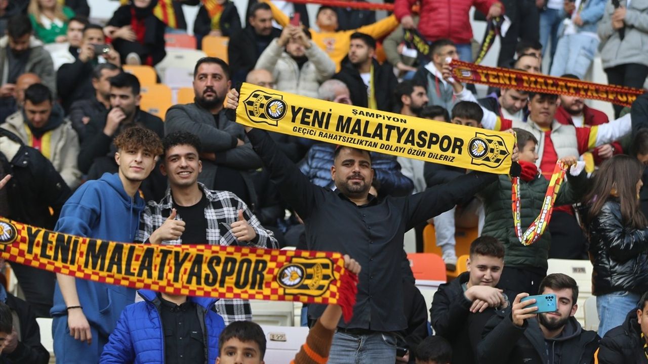 Yeni Malatyaspor 665 Gün Sonra Seyircisiyle Buluştu