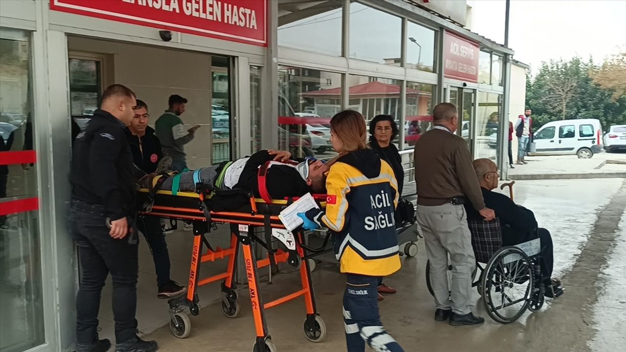 Adana'da Trafik Kazası: 6 Yaralı