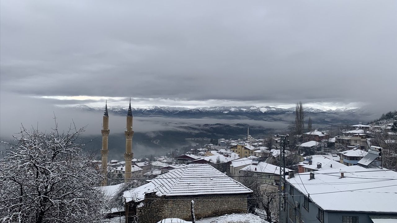 Adana'nın Aladağ İlçesinde Yoğun Kar Yağışı