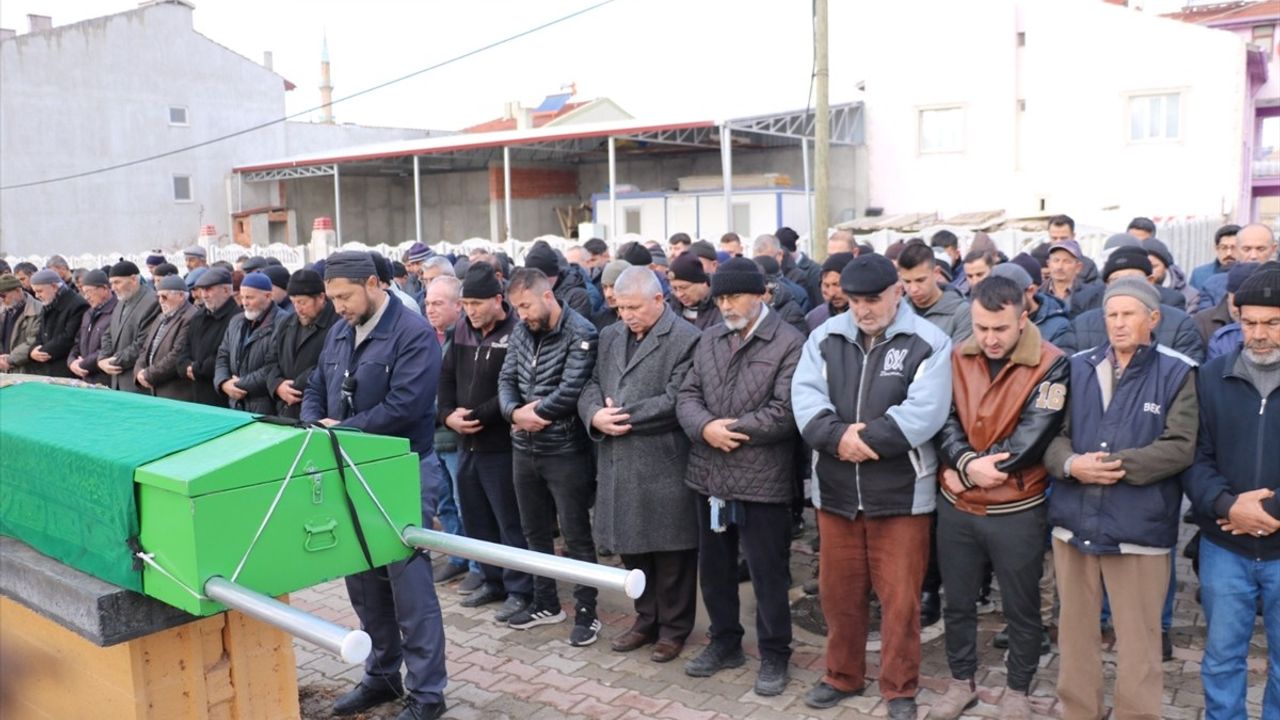 Afyonkarahisar'da Kamyonet Çarpması: Bir Yaya Hayatını Kaybetti