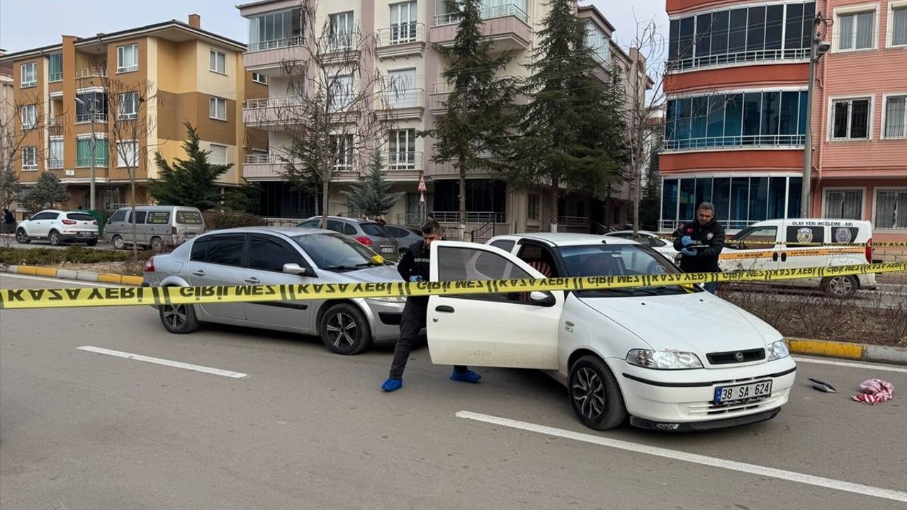 Aksaray'daki Bıçaklı Kavga: 1 Ağır Yaralı