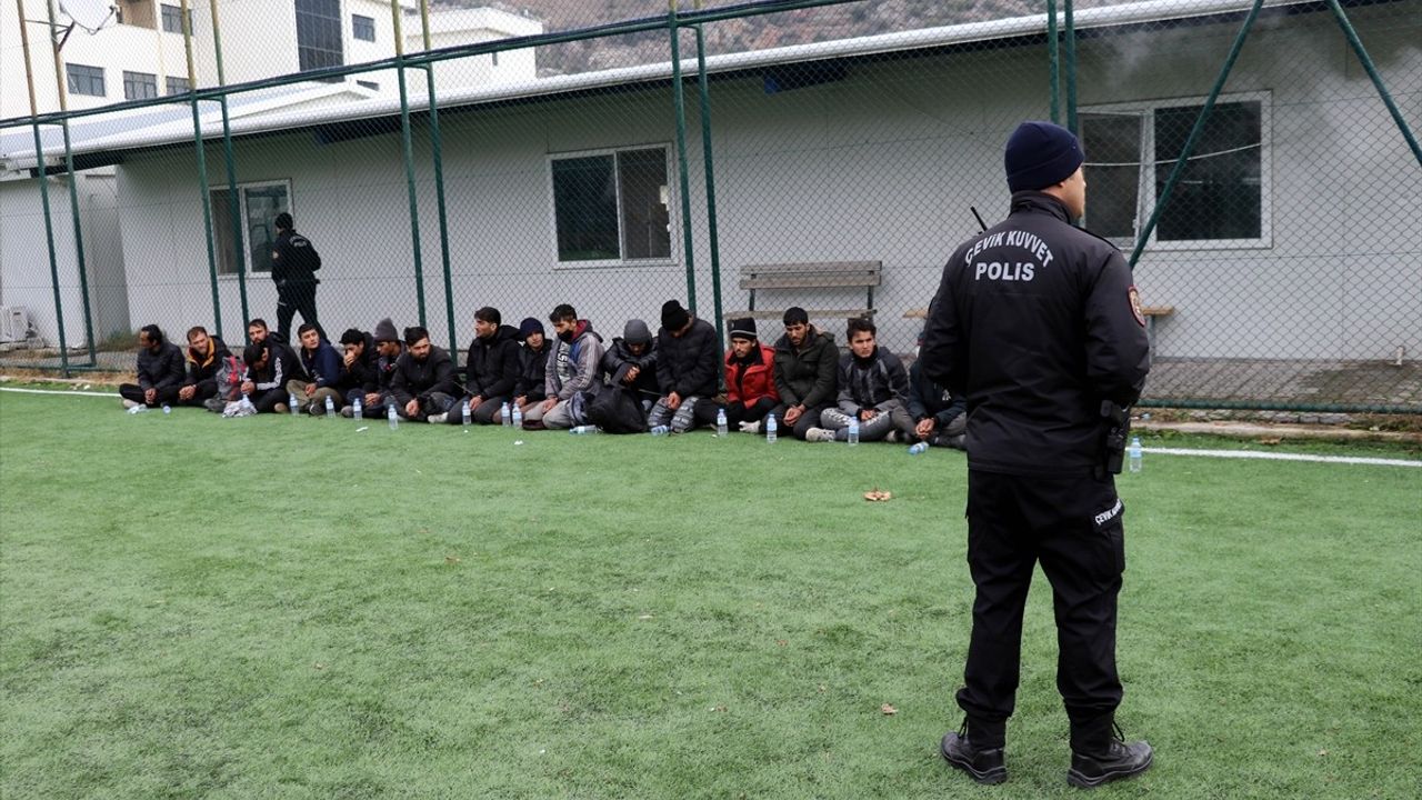 Amasya'da 20 Düzensiz Göçmen Yakalandı