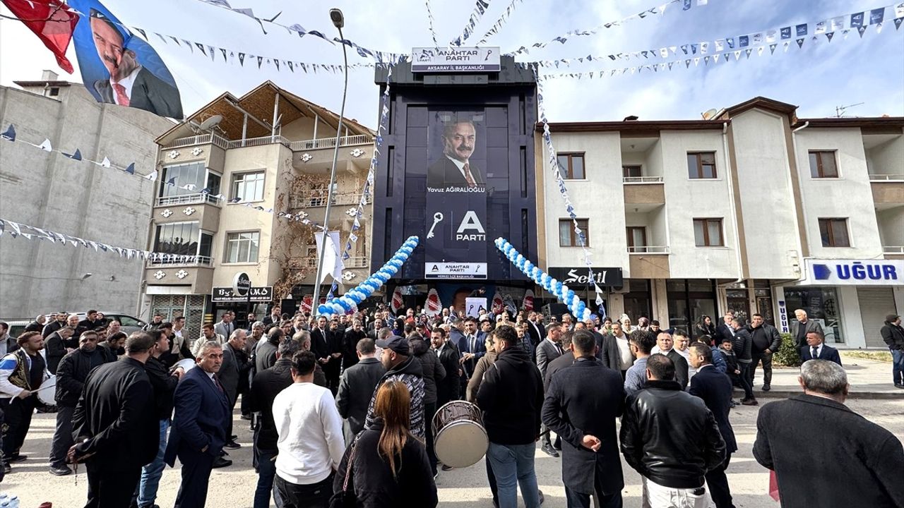 Anahtar Parti Genel Başkanı Ağıralioğlu Aksaray'da Partililerle Bir Araya Geldi