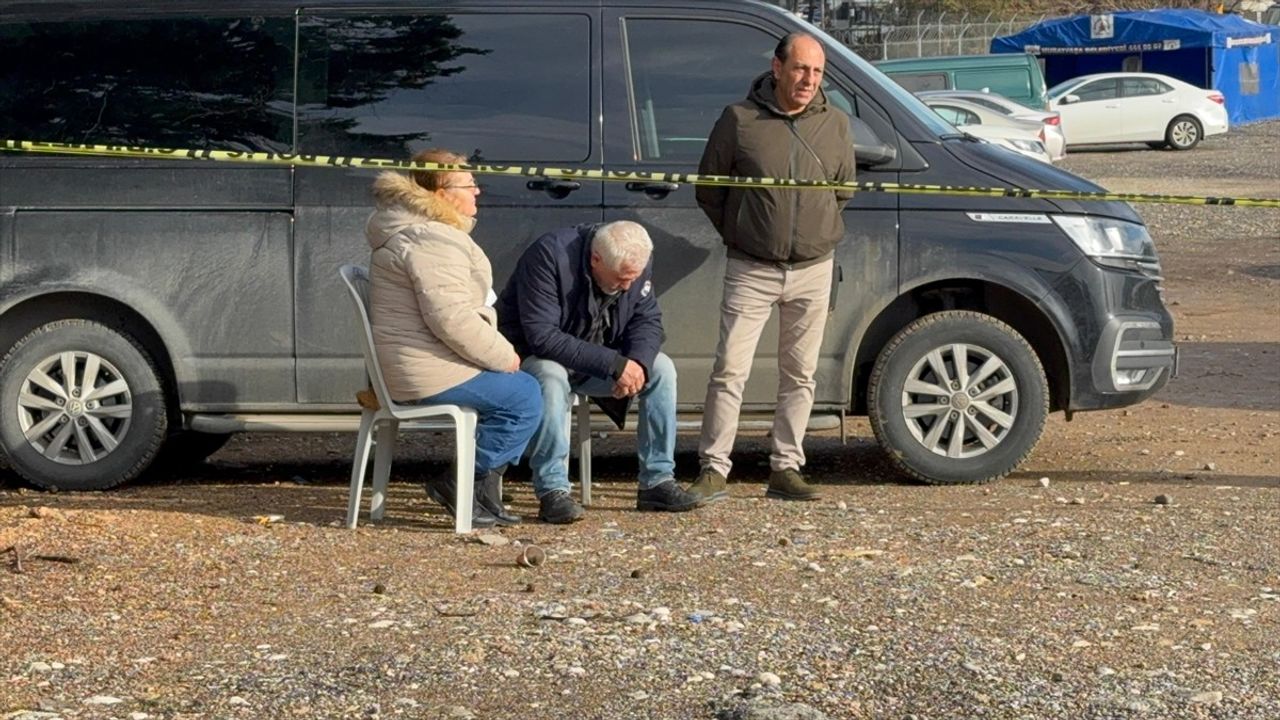 Antalya'da Falezlerden Denize Düşen Genç İçin Arama Çalışmaları Devam Ediyor