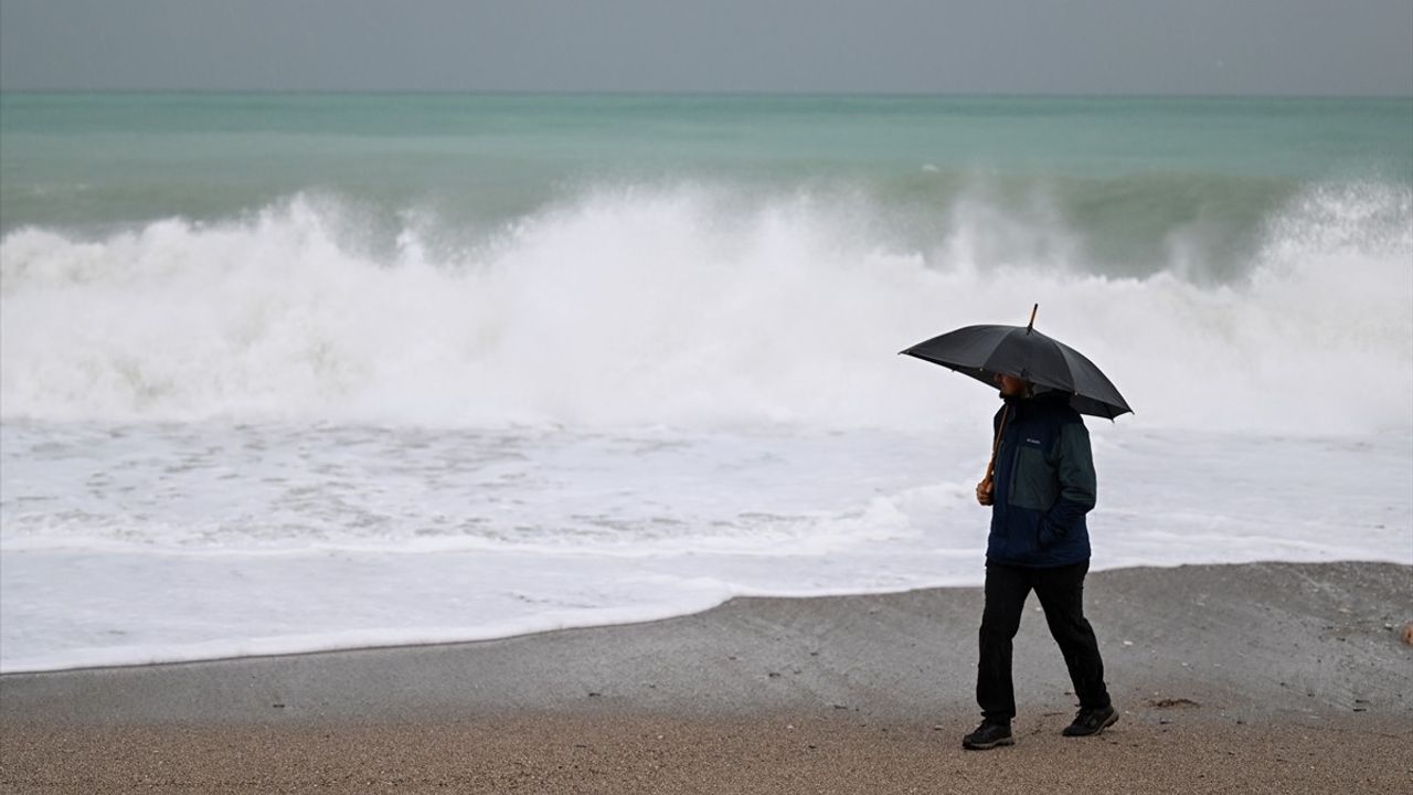 Antalya'da Sağanak ve Kar Yağışı Etkili