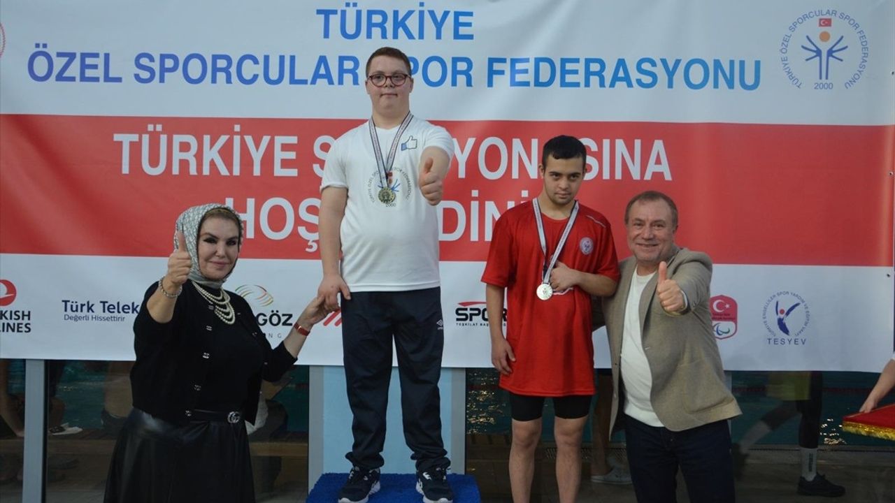 Antalya'da Türkiye Özel Sporcular Yüzme Şampiyonası Gerçekleşti