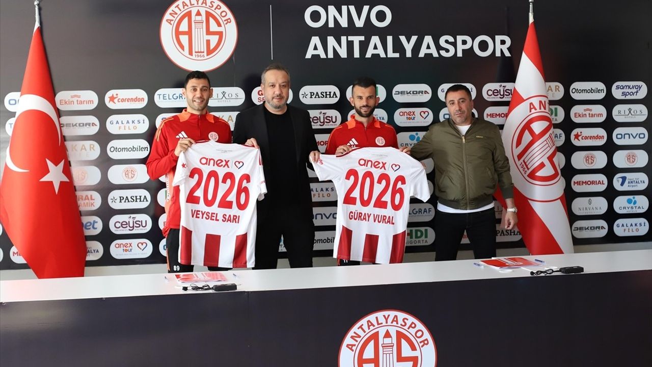 Antalyaspor'da Kaptanların Sözleşmeleri Uzatıldı