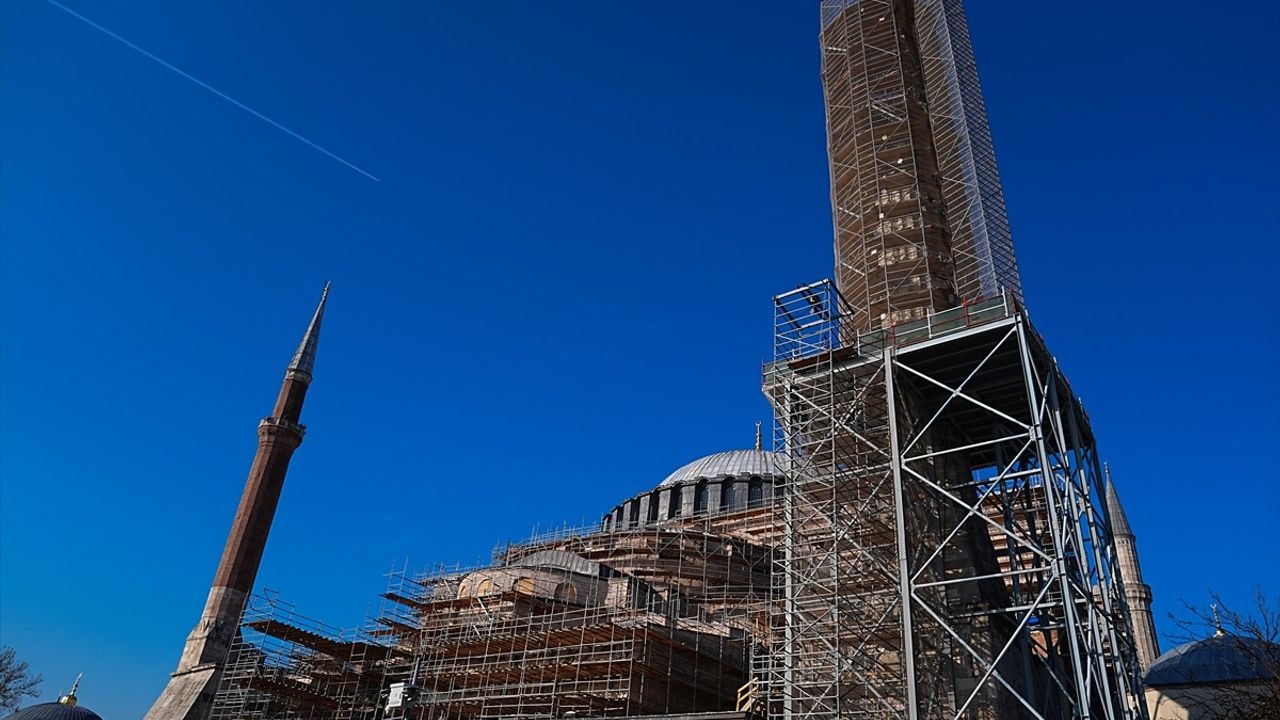 Ayasofya-i Kebir Cami-i Şerifi'nde Kubbe Restorasyonu Başlıyor