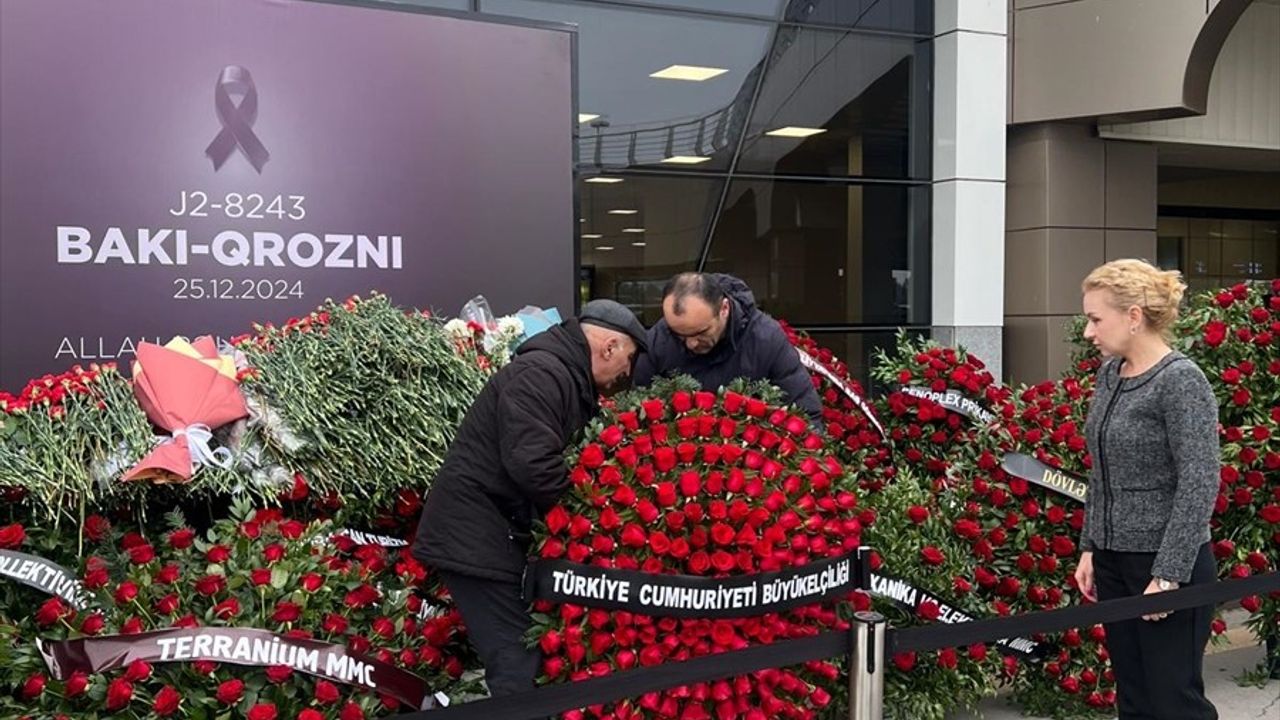 Bakü Büyükelçiliği Kazakistan Uçak Kazasını Andı