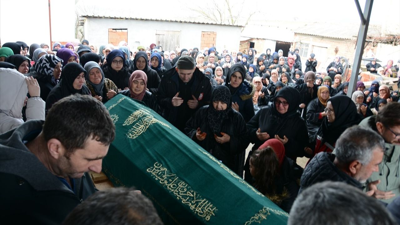 Balıkesir Mühimmat Fabrikasındaki Patlamada Hayatını Kaybedenlerin Cenazeleri Defnedildi