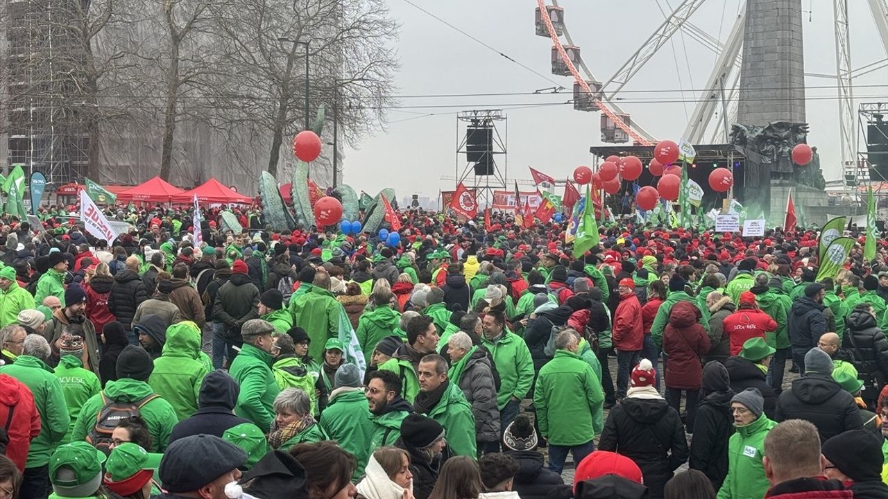 Belçika'da Çalışanlardan Yeni Hükümete Karşı Protesto