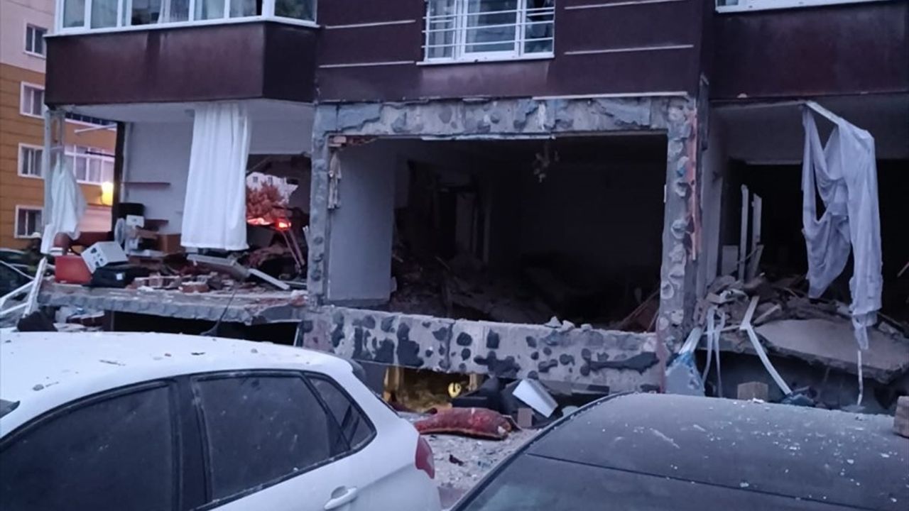 Beylikdüzü'nde Doğal Gaz Patlaması: Yaralılar ve Arama Kurtarma Çalışmaları