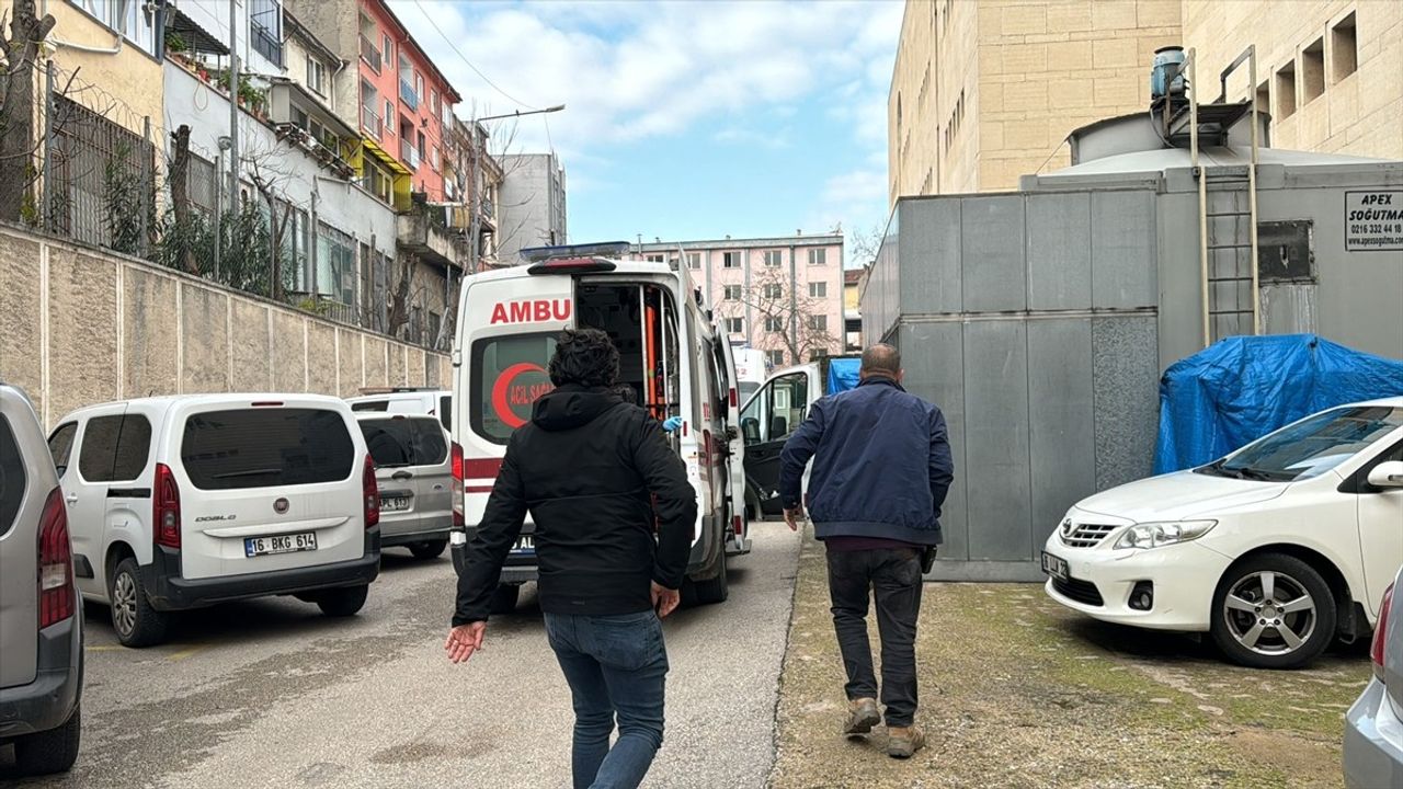 Bursa Adalet Sarayı'nda Silahlı Olay: İki Sanık Hayatını Kaybetti, İki Jandarma Yaralandı