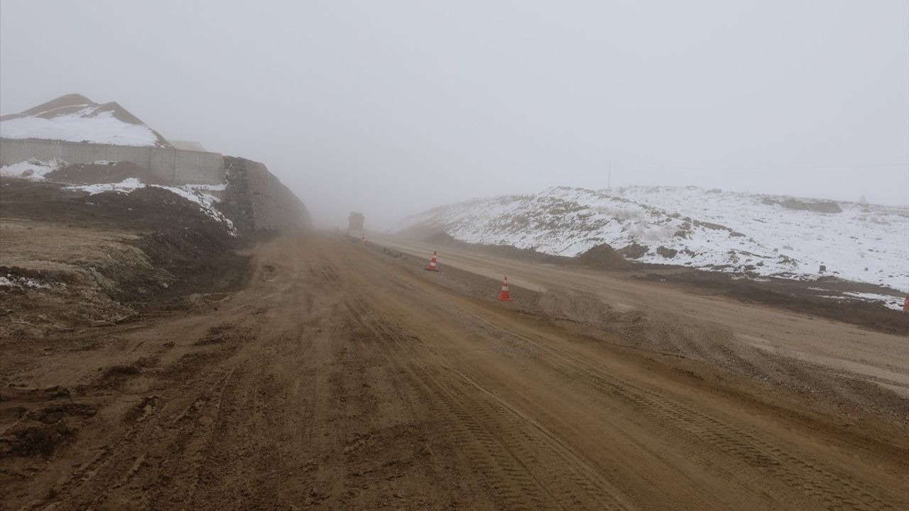 Çankırı'da Sis Trafiği Olumsuz Etkiliyor