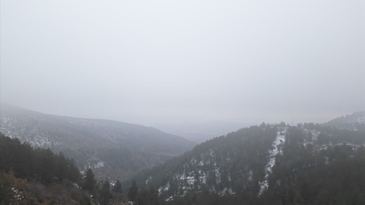 Çankırı'nın Yapraklı İlçesinde Doğa Manzaraları Dronla Görüntülendi