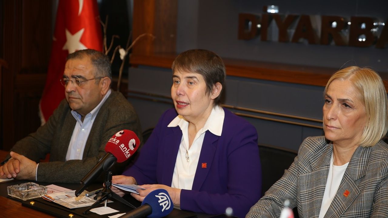 CHP Genel Başkan Yardımcısı Zeliha Aksaz Şahbaz Diyarbakır'da Partililerle Buluştu