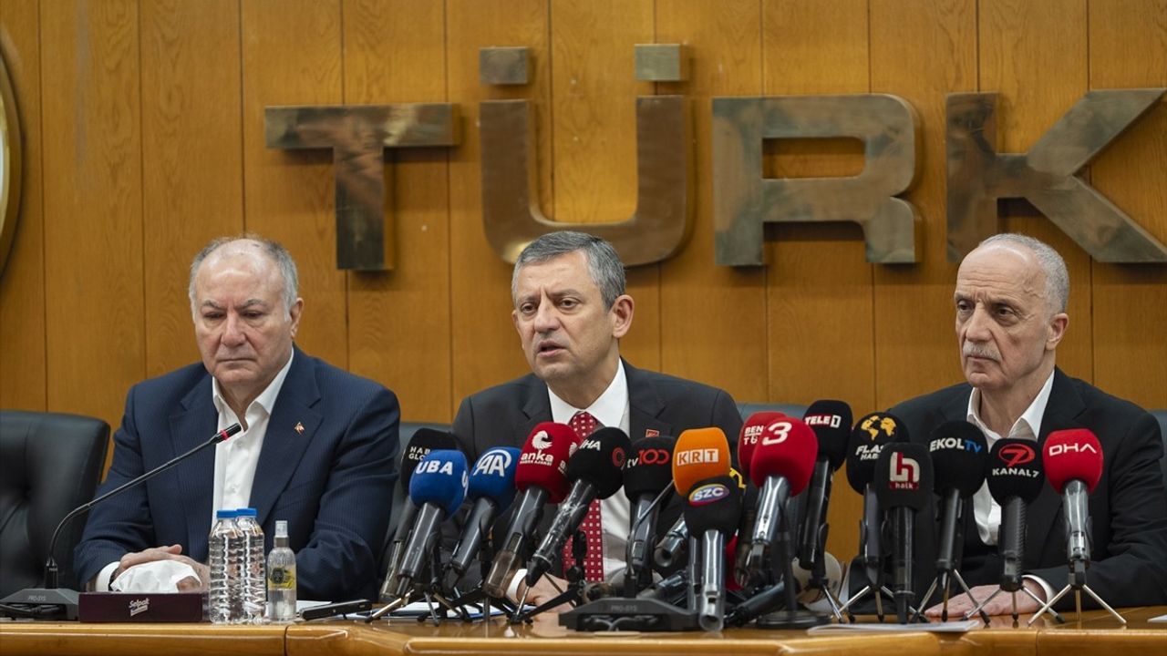 CHP Genel Başkanı Özel'den Asgari Ücret Açıklamaları ve Miting Çağrısı