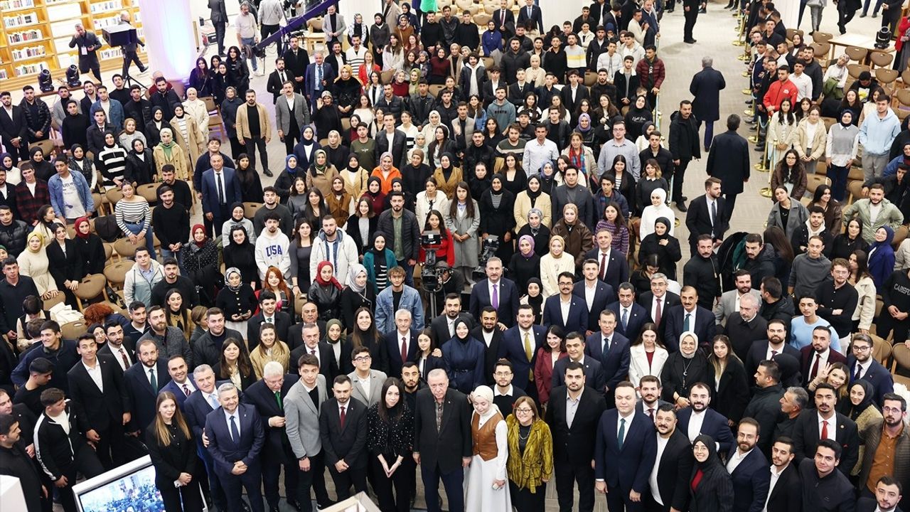 Cumhurbaşkanı Erdoğan Gaziantep'te Gençlerle Buluştu