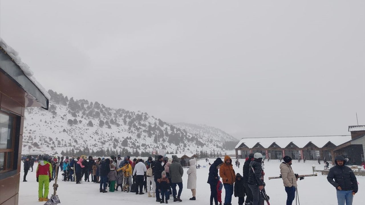 Davraz Kayak Merkezi Yeni Sezonu Coşkuyla Açtı