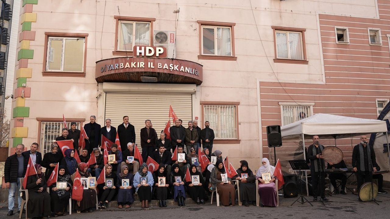 Diyarbakır Anneleri Evlat Nöbetini Sürdürüyor