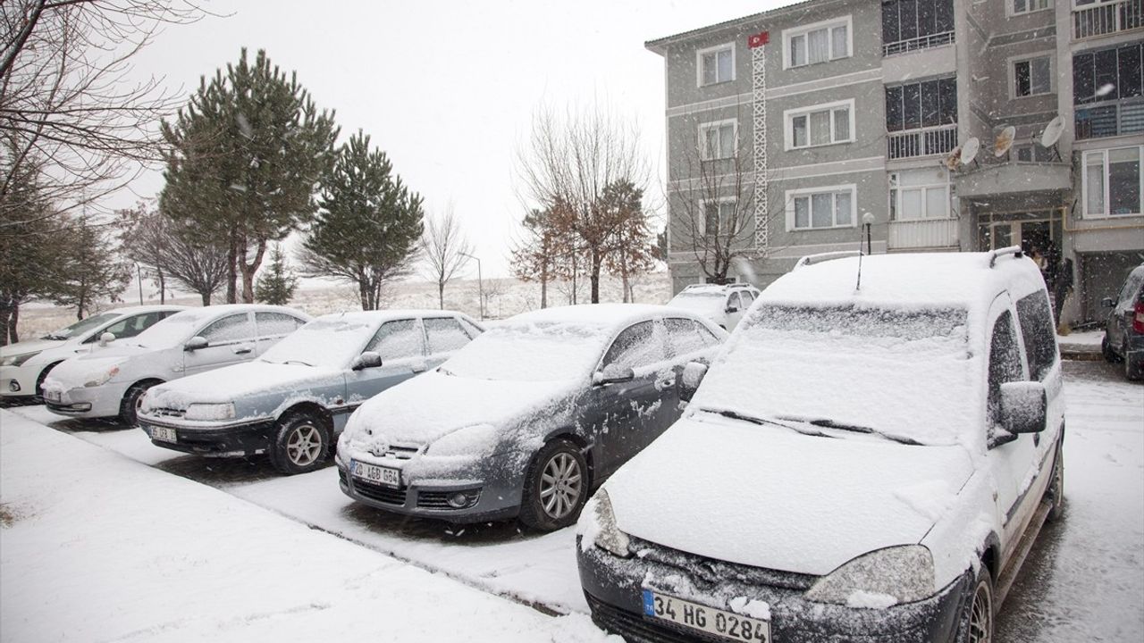 Doğu Anadolu'da Kar Etkili Olmaya Devam Ediyor