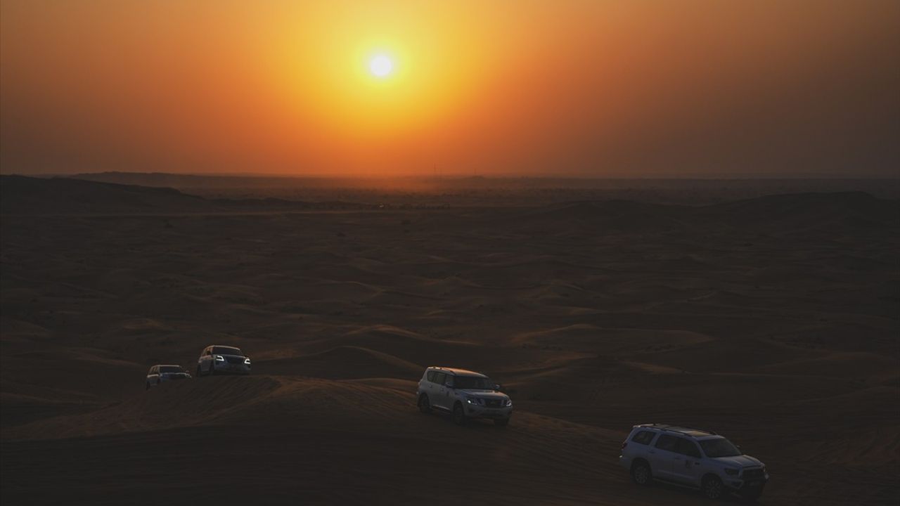 Dubai Çöl Safarisinde Adrenalin Dolu Macera