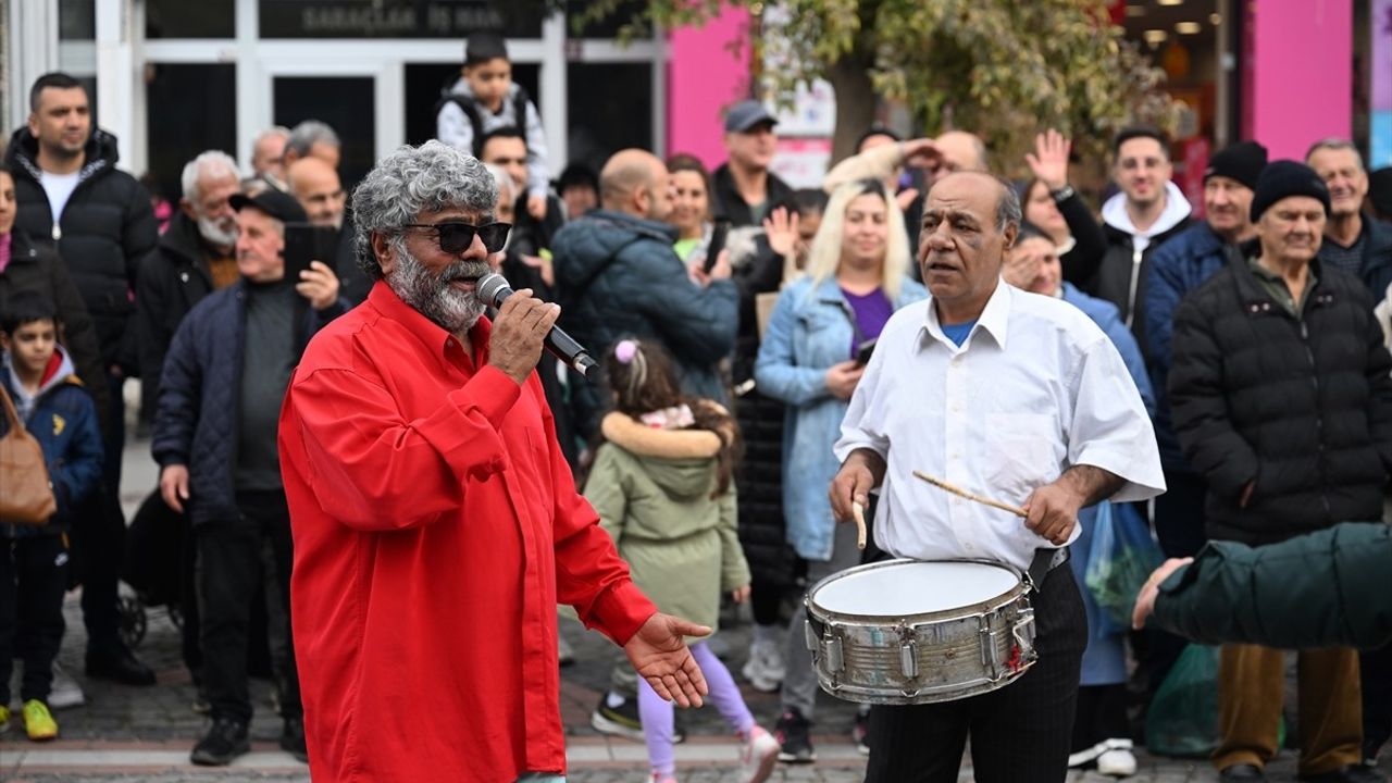 Edirne'de Açık Hava Konserine Dönüşen Klip Çekimi