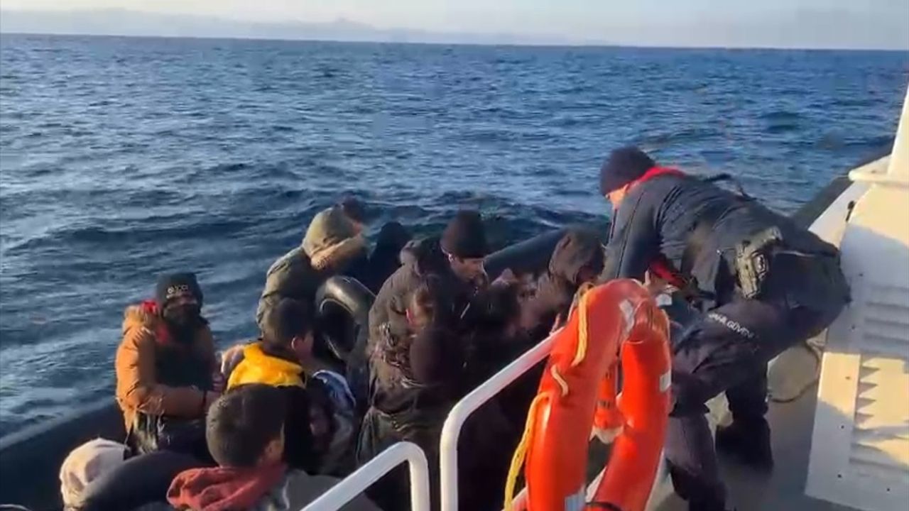 Ege Denizi'nde 89 Düzensiz Göçmen Yakalandı