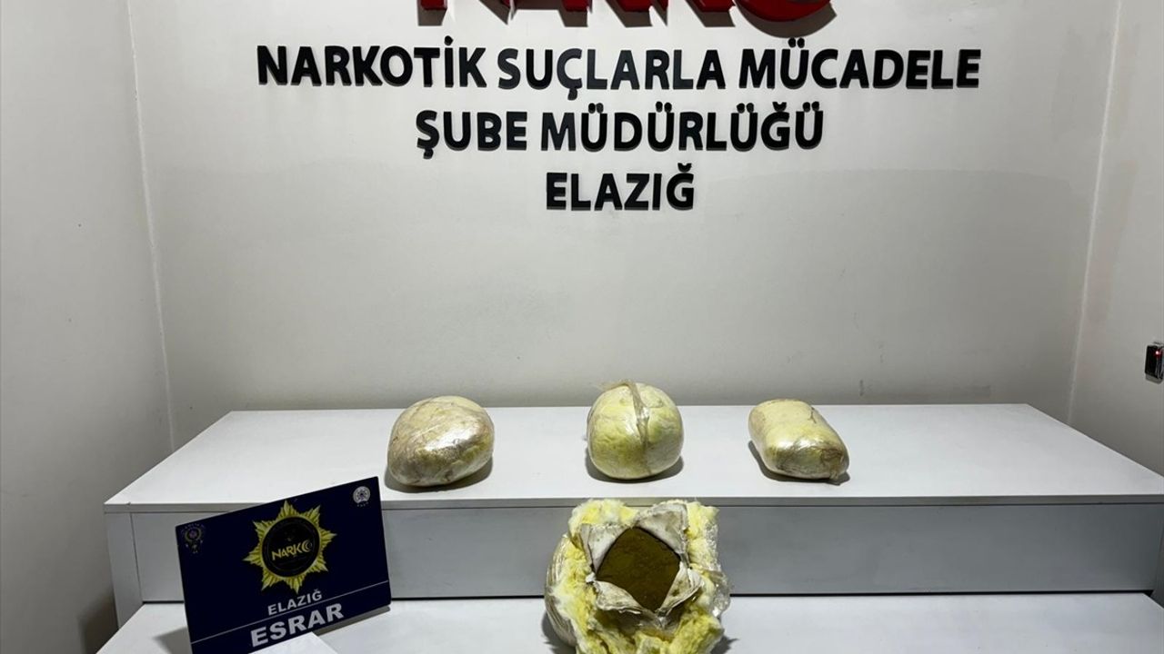 Elazığ'da 7 Kilo 882 Gram Esrar Ele Geçirildi