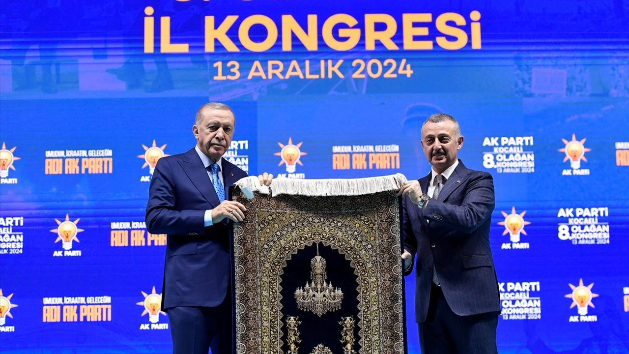 Erdoğan, Kocaeli Kongresi'nde AK Parti'nin Davasını Vurguladı