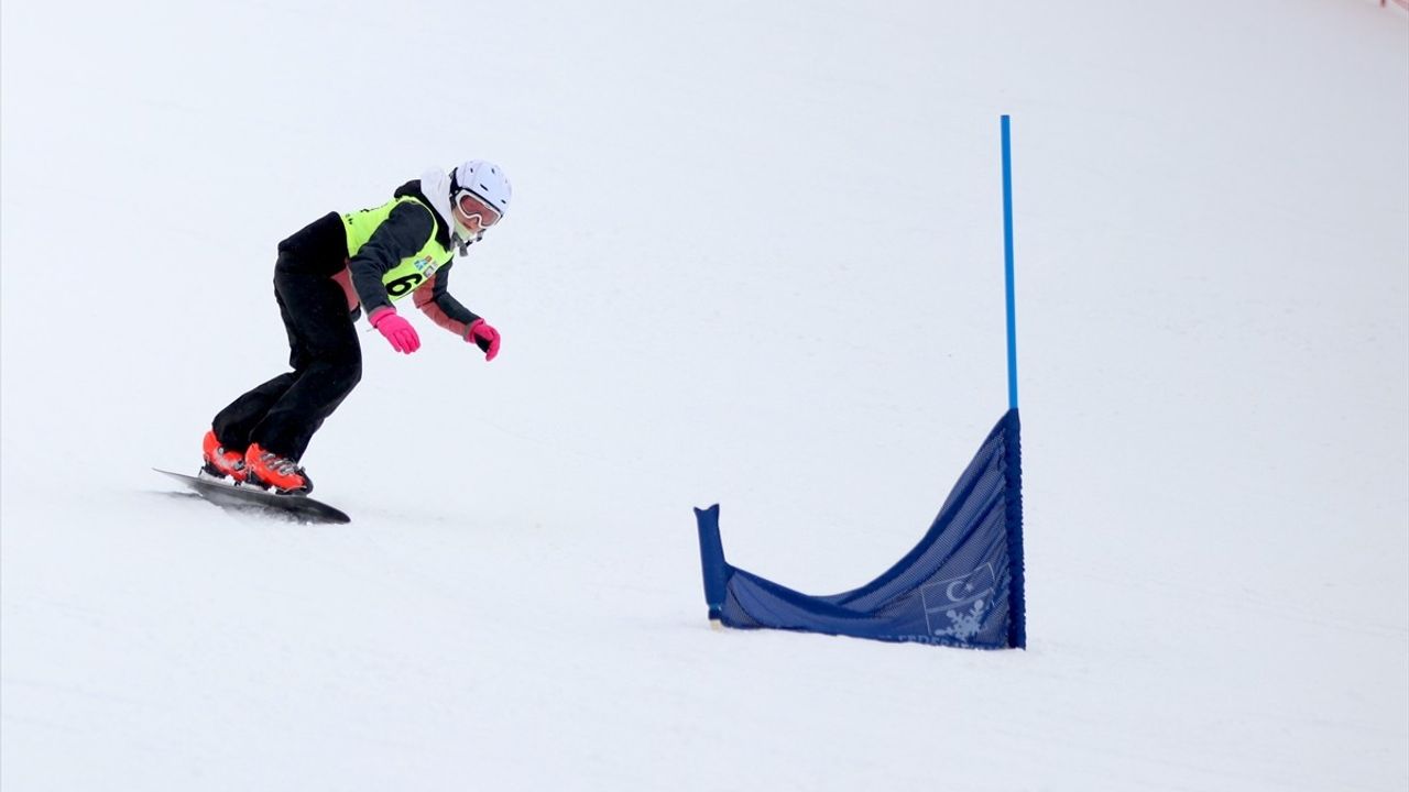 Erzurum'da Snowboard Milli Takım Seçmeleri Başladı