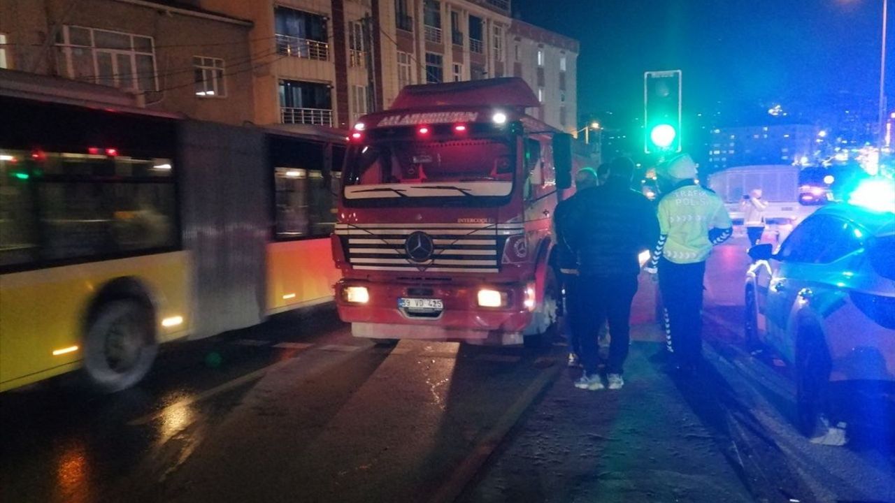 Gaziosmanpaşa'da Trafik Kazası: 15 Yaşındaki Çocuk Hayatını Kaybetti