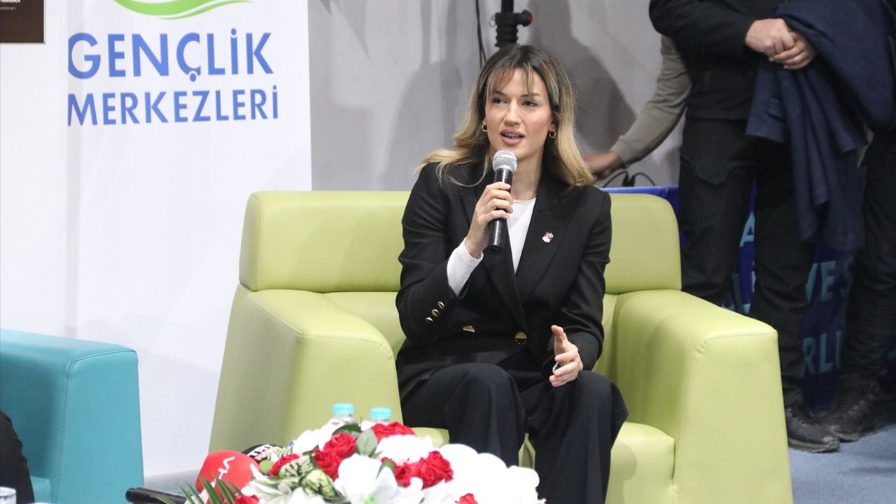 Gençlik ve Spor Bakanı Bak Malatya'da Gençlerle Buluştu