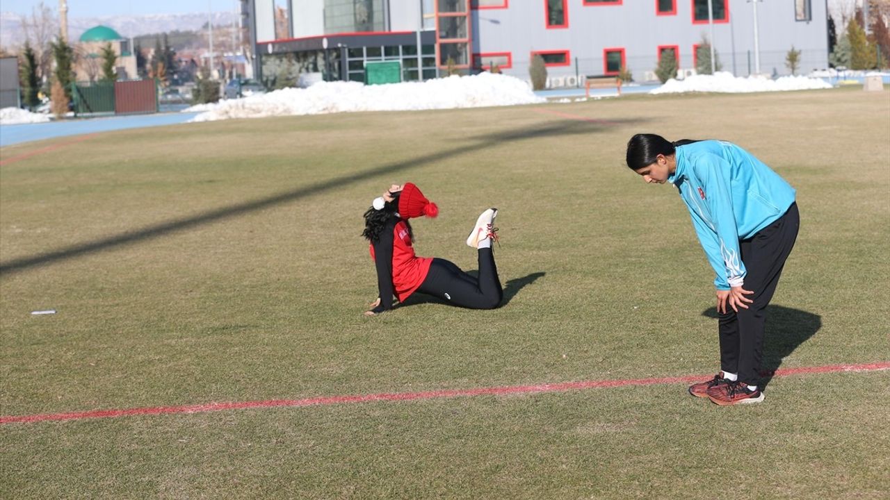 Görme Engelli Gamze Demirci İle Atletizmde Başarı Hikayesi
